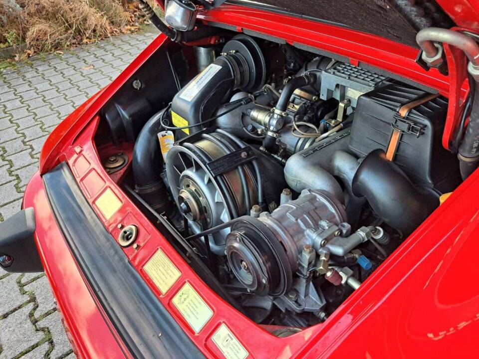 Bild 30/31 von Porsche 911 Carrera 3.2 (WTL) (1987)