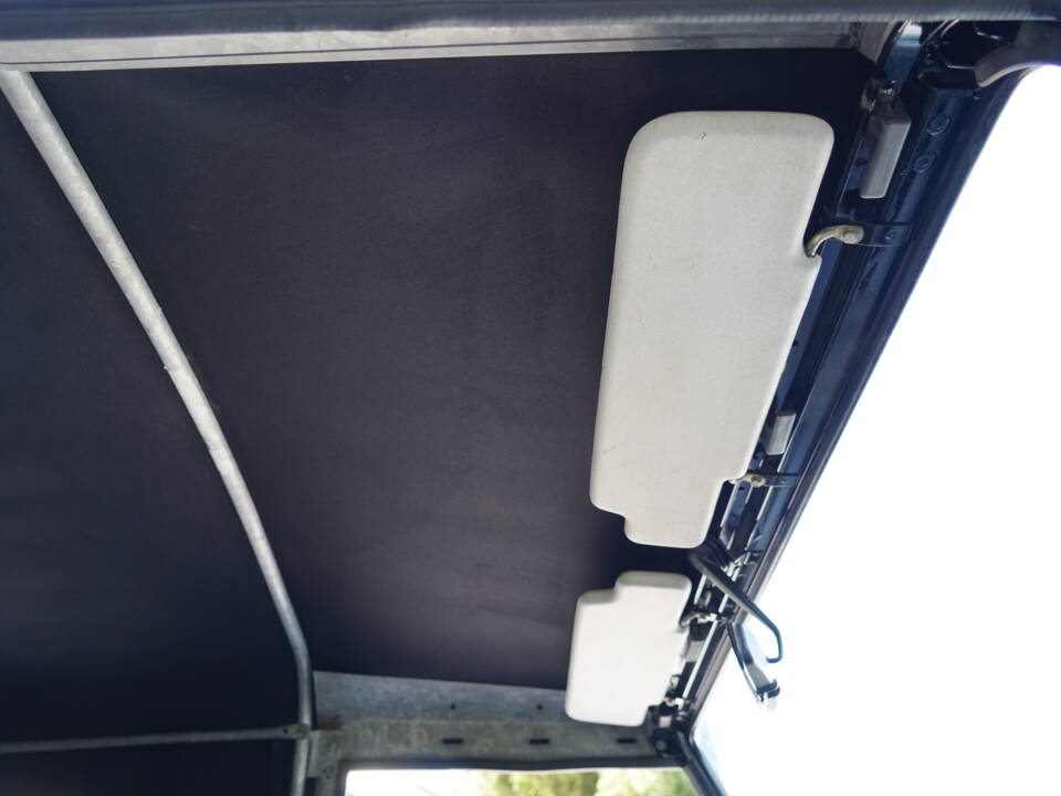 Bild 51/97 von Land Rover Defender 90 Td5 (2000)