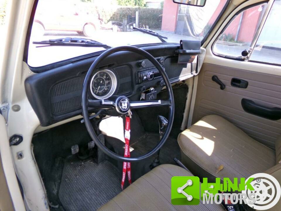 Image 8/10 of Volkswagen Escarabajo 1302 (1971)