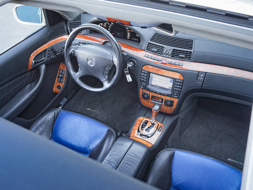 Image 28/51 of Mercedes-Benz S 65 AMG L (2004)