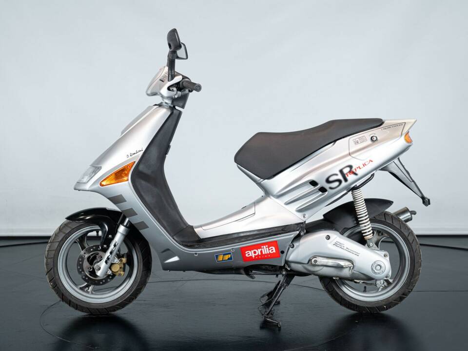 Image 9/29 de Aprilia SR 50 (1994)