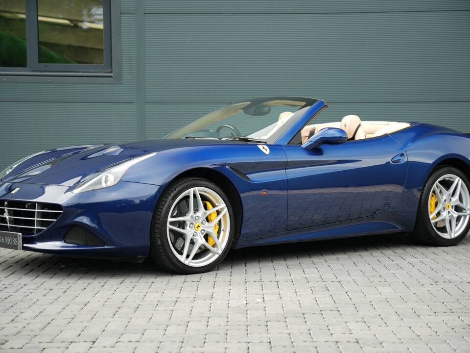 Image 4/50 of Ferrari California T (2015)