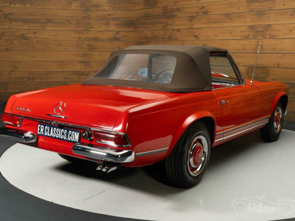 Immagine 11/19 di Mercedes-Benz 230 SL (1967)