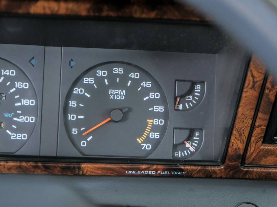 Bild 17/50 von Chrysler Le Baron 2.5 Turbo (1988)