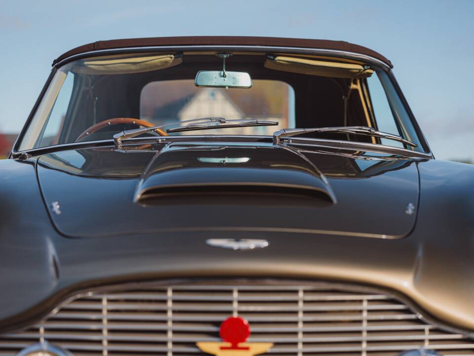 Image 7/99 of Aston Martin DB 6 Volante (1968)