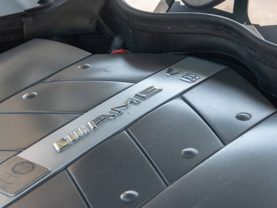 Image 45/50 of Mercedes-Benz CLK 55 AMG (2003)