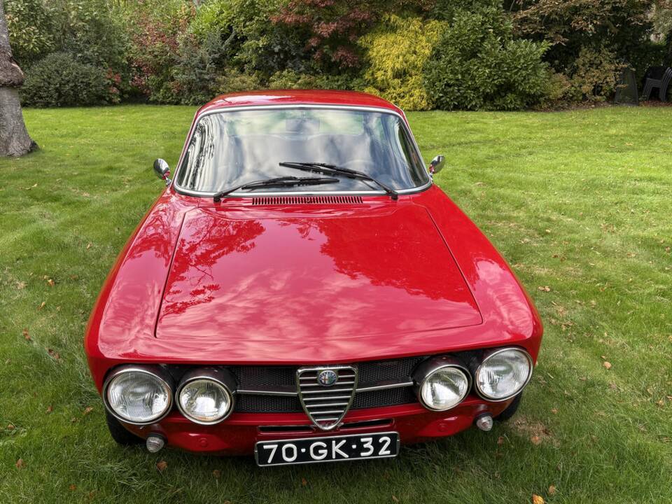Immagine 7/8 di Alfa Romeo 2000 GT Veloce (1975)