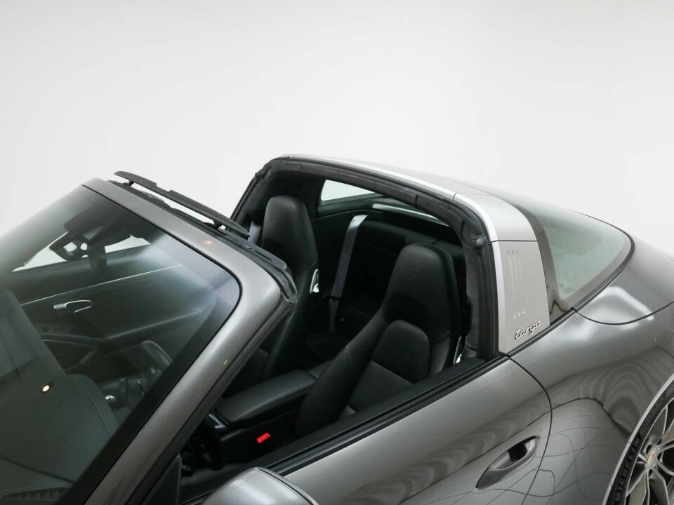 Image 17/20 of Porsche 911 Targa 4S (2016)