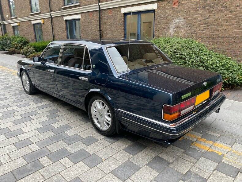 Image 26/50 of Bentley Brooklands R Mulliner (1998)