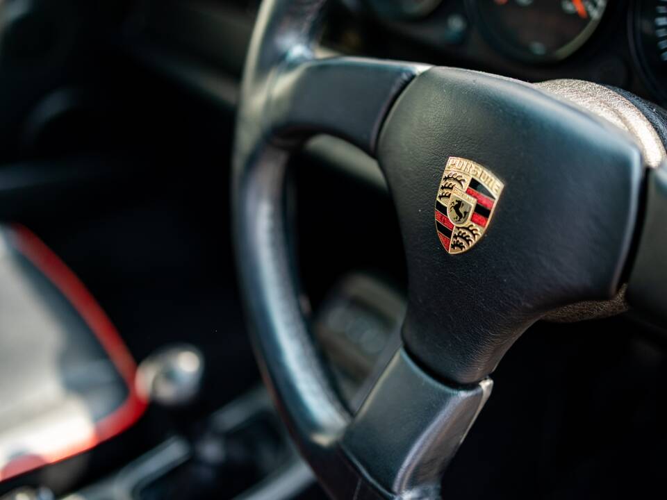 Image 40/45 de Porsche 911 Carrera RS (1990)