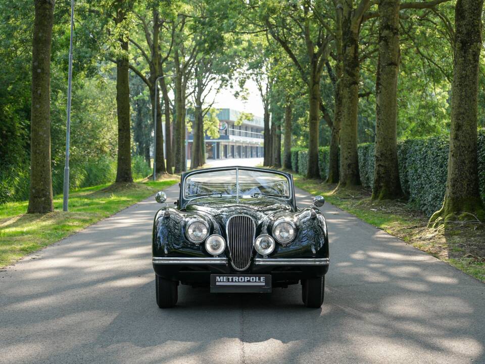 Image 9/50 of Jaguar XK 120 DHC (1953)