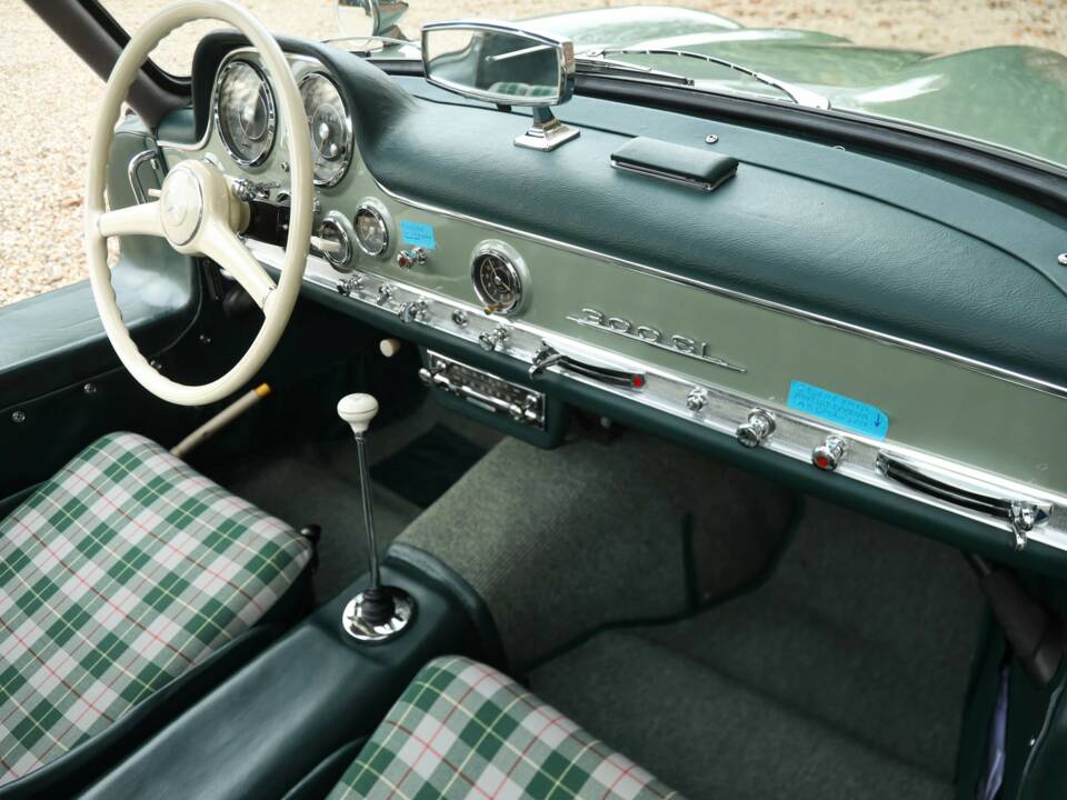 Image 43/50 of Mercedes-Benz 300 SL &quot;Gullwing&quot; (1955)