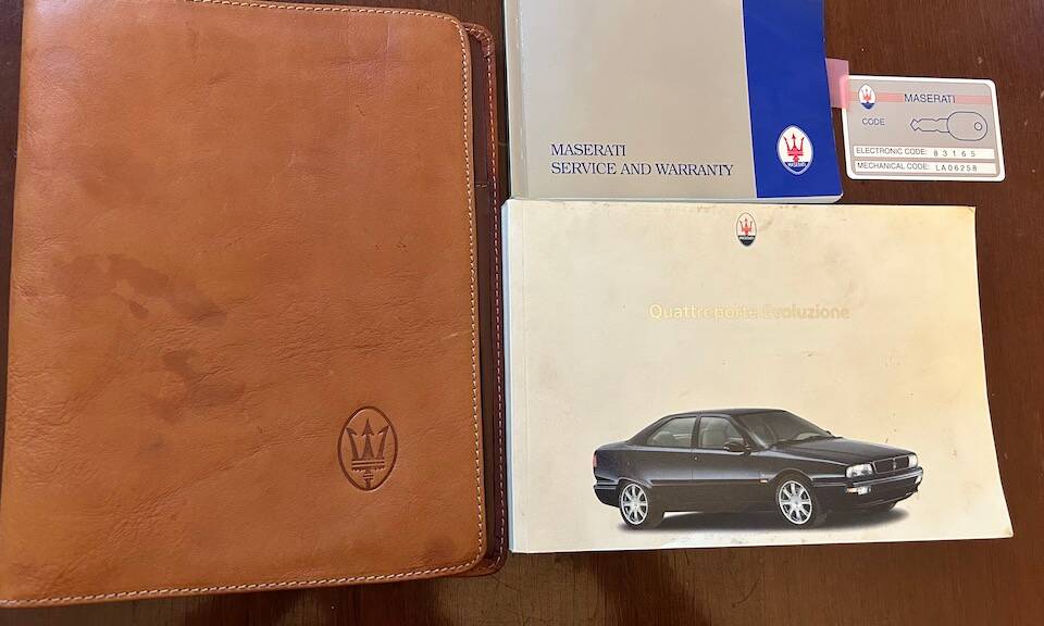 Image 37/43 of Maserati Quattroporte 3.2 Evoluzione (1999)