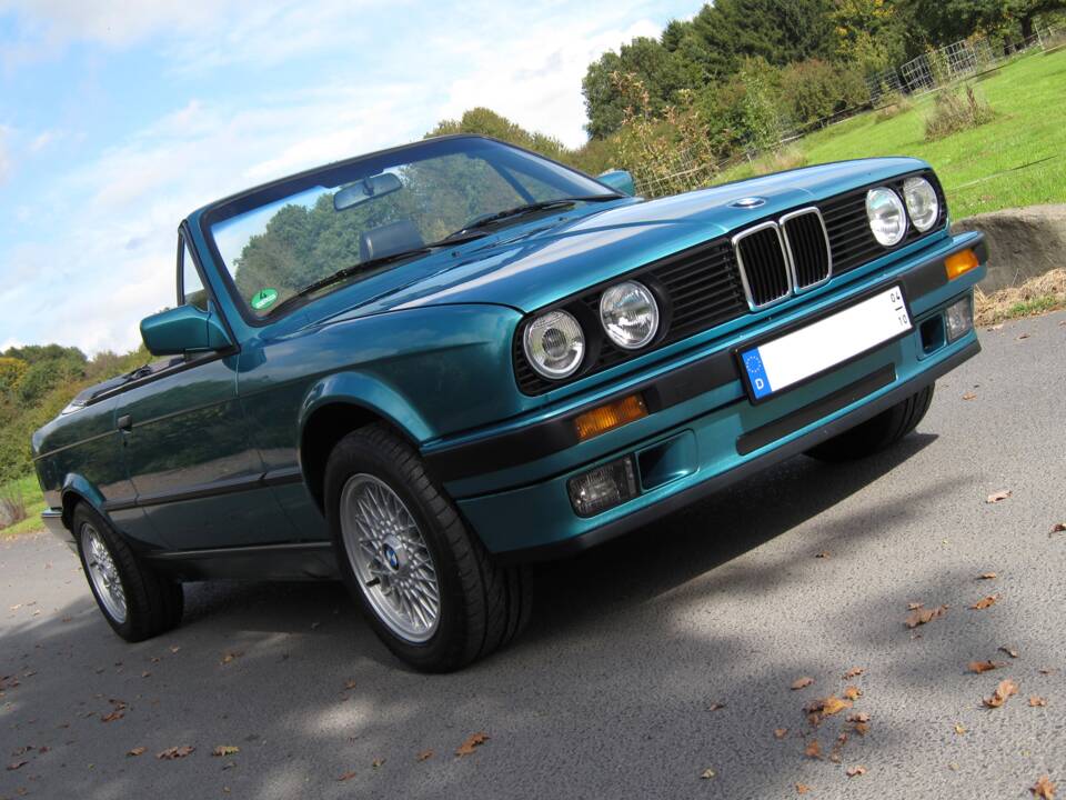 Immagine 1/21 di BMW 318i (1991)