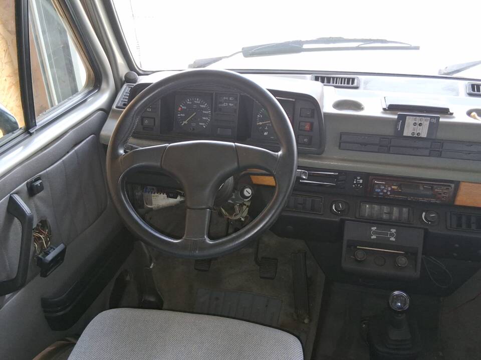 Image 23/78 of Volkswagen T3 Dehler Profi Syncro (1989)