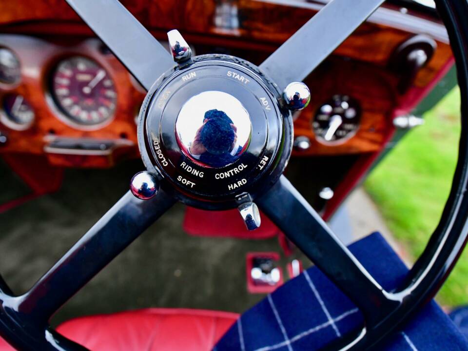 Image 36/50 of Bentley 4 1&#x2F;4 Litre (1939)