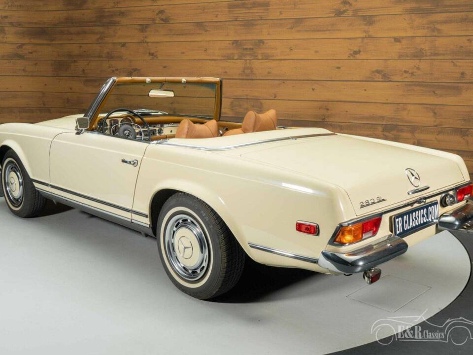 Image 16/19 de Mercedes-Benz 280 SL (1970)