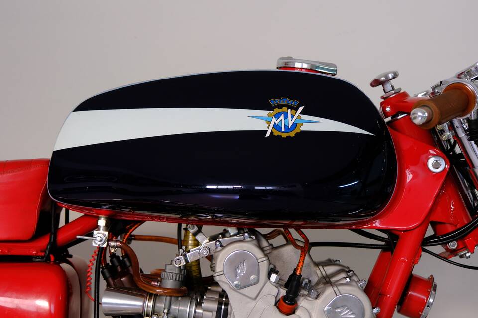 Image 6/99 of MV Agusta 750 Sport (1971)