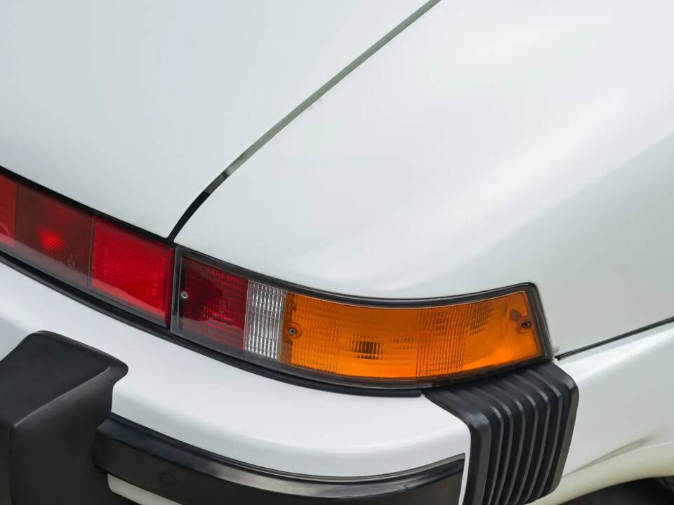 Afbeelding 12/26 van Porsche 911 Carrera 3.2 (1988)