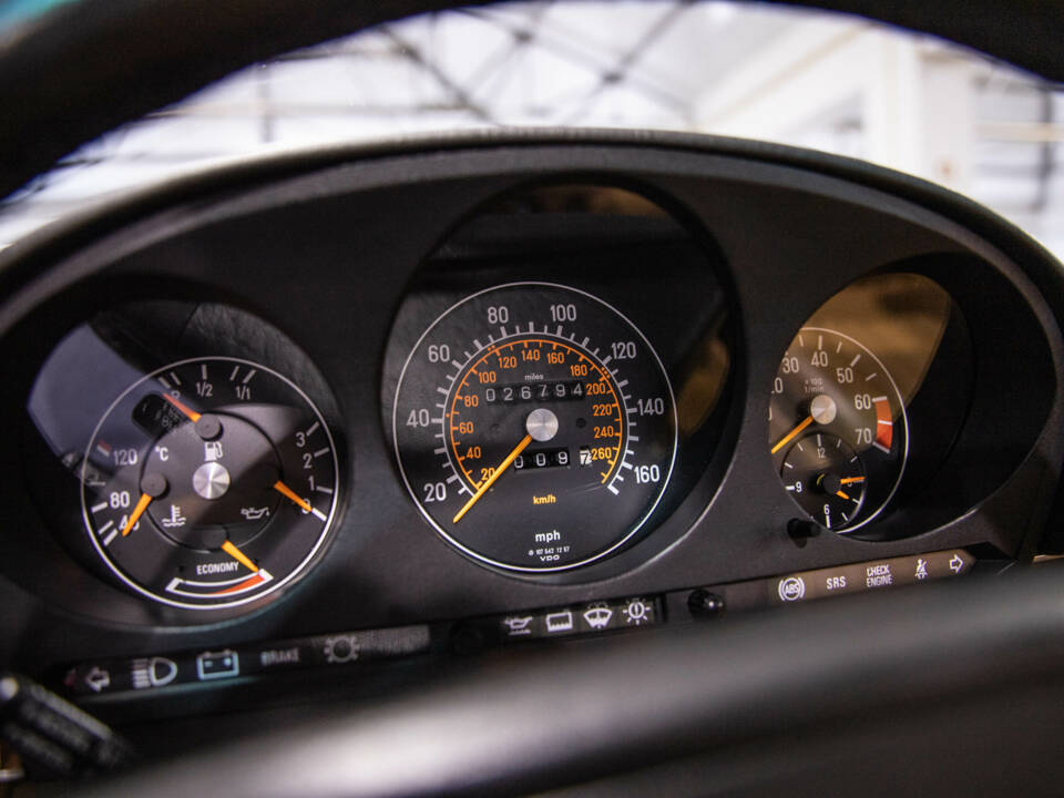 Image 26/30 of Mercedes-Benz 560 SL (1989)