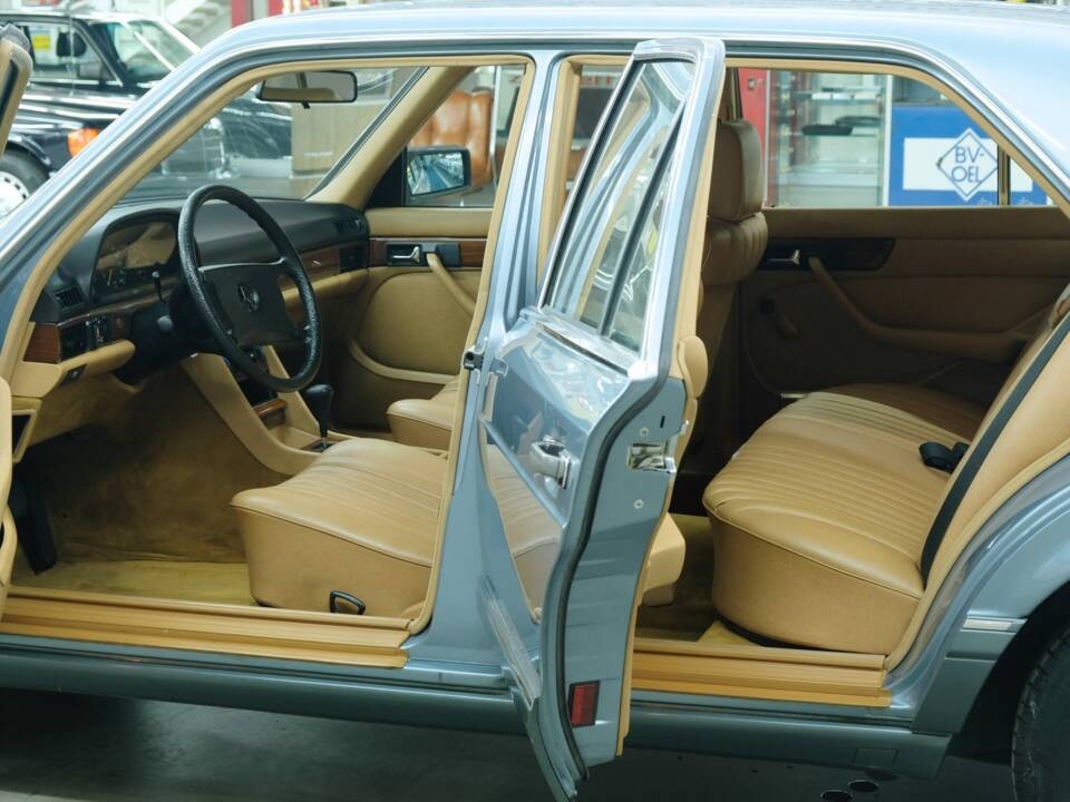 Bild 46/50 von Mercedes-Benz 420 SE (1988)