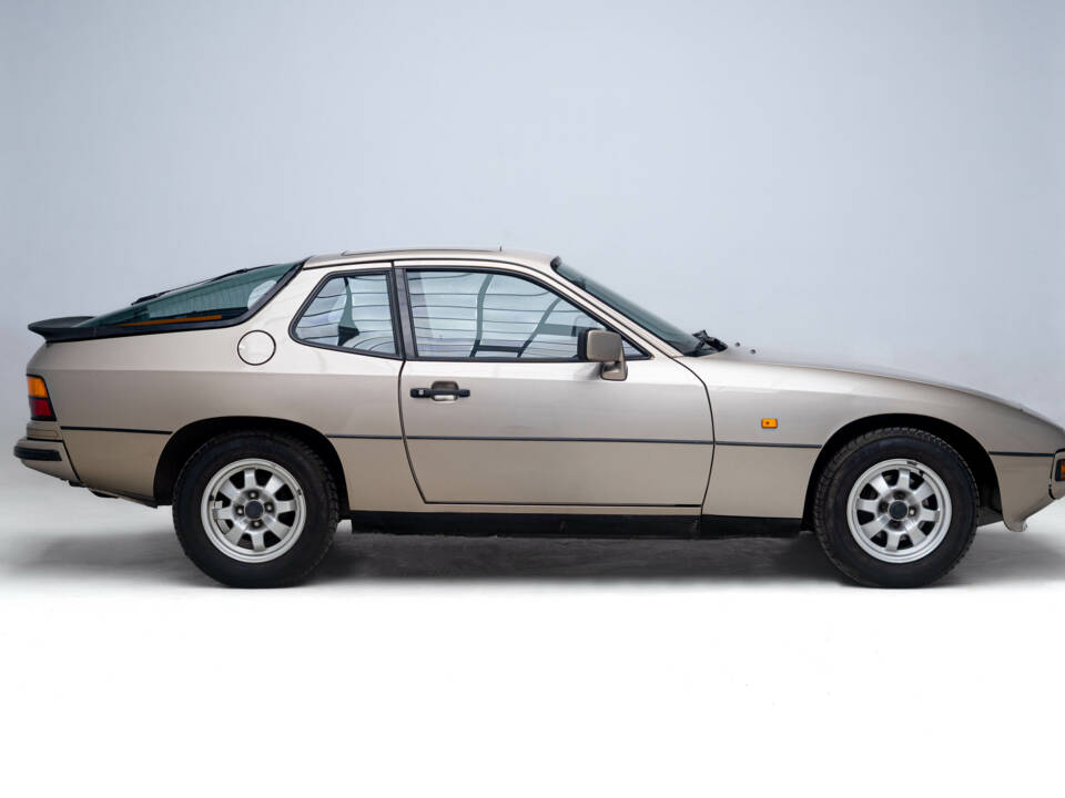 Image 6/44 de Porsche 924 (1983)