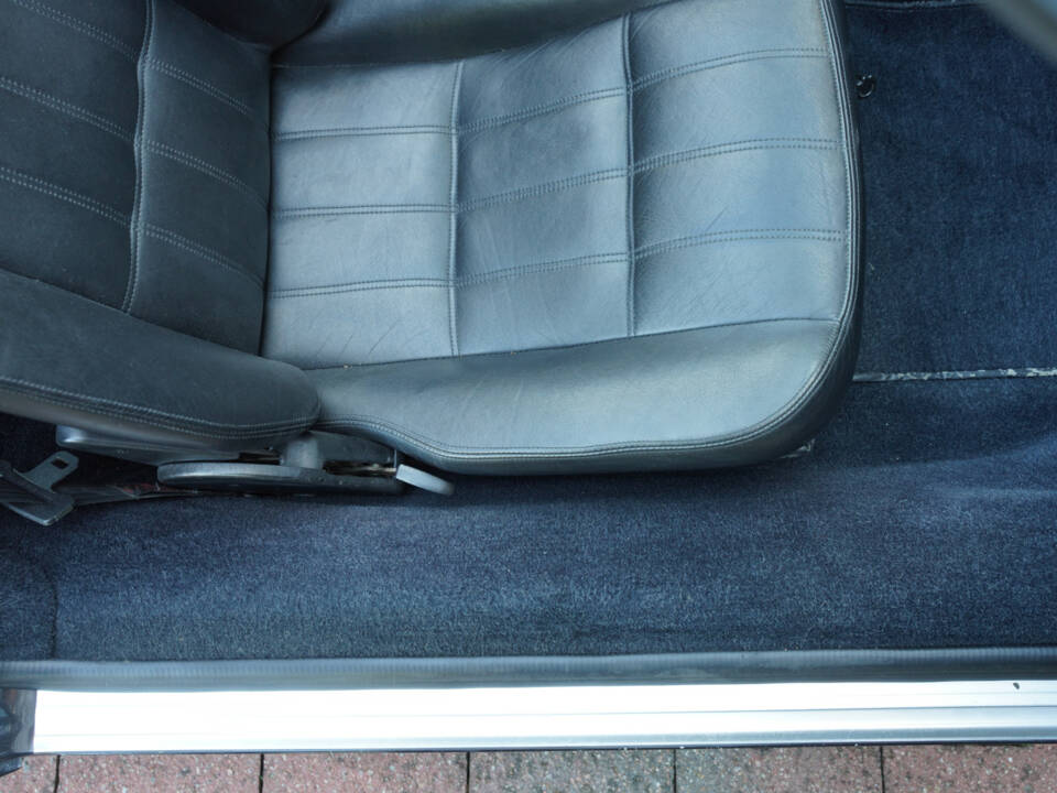 Image 43/50 of Ferrari 328 GTS (1987)