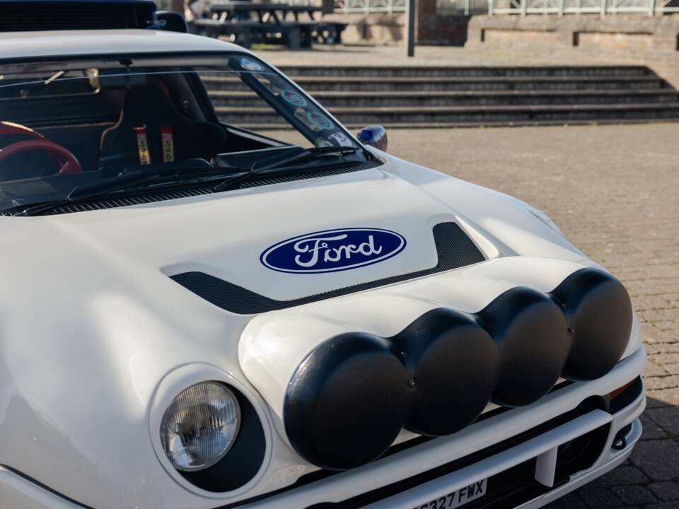 Image 19/50 of Ford RS200 (1986)