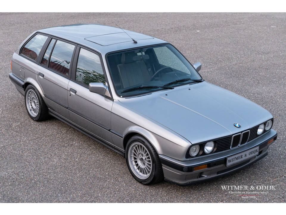 Image 4/50 de BMW 320i Touring (1989)