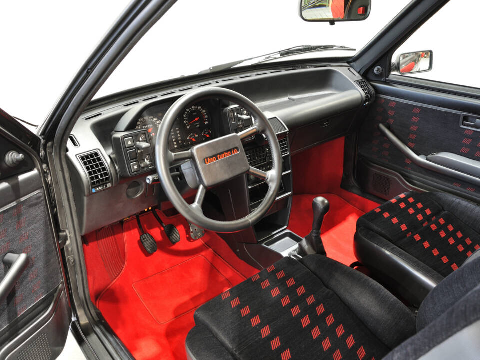 Immagine 23/57 di FIAT Uno Turbo i.e. (1989)