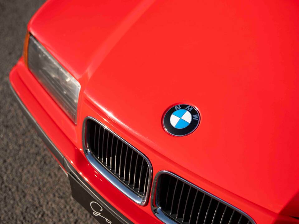 Bild 15/92 von BMW 325i (1994)