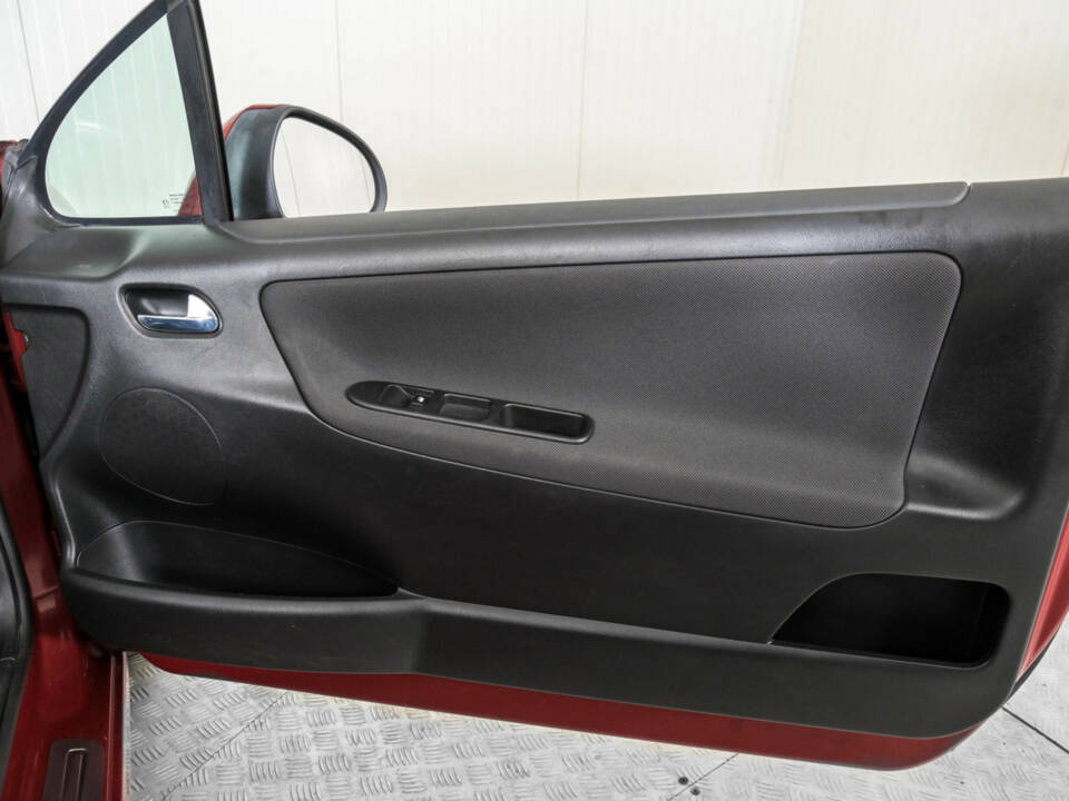 Imagen 36/50 de Peugeot 207 CC 1.6 VTi (2008)