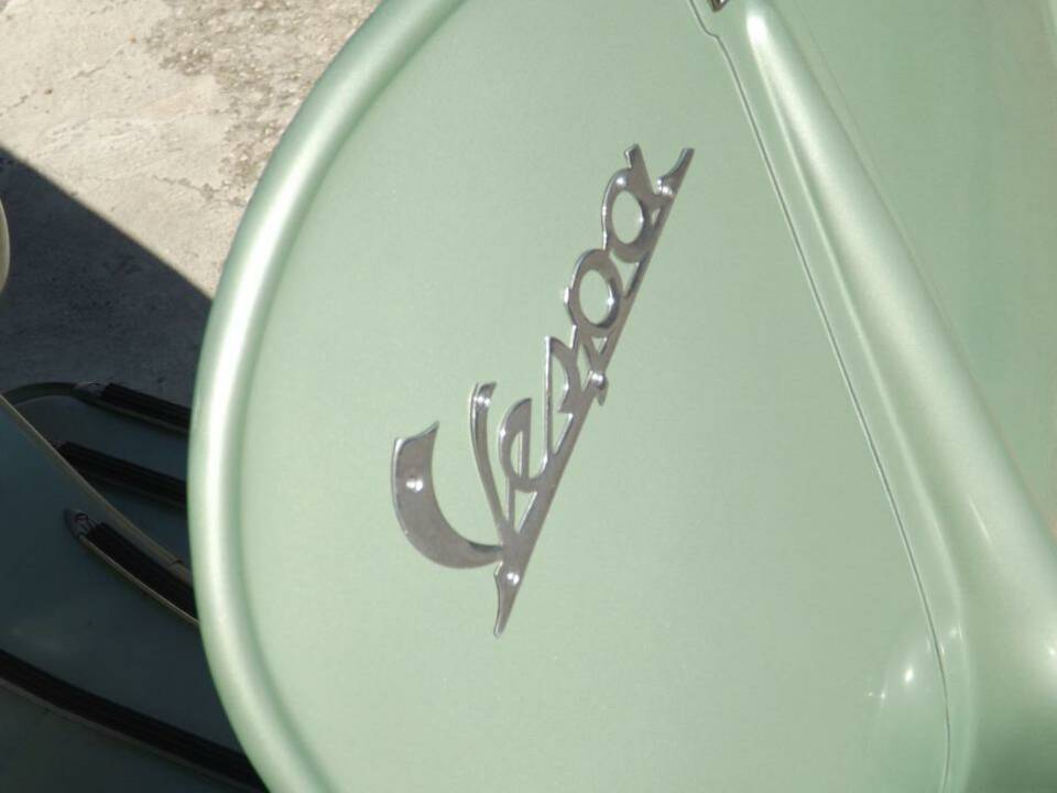Image 17/44 of Piaggio Vespa 125 (1951)