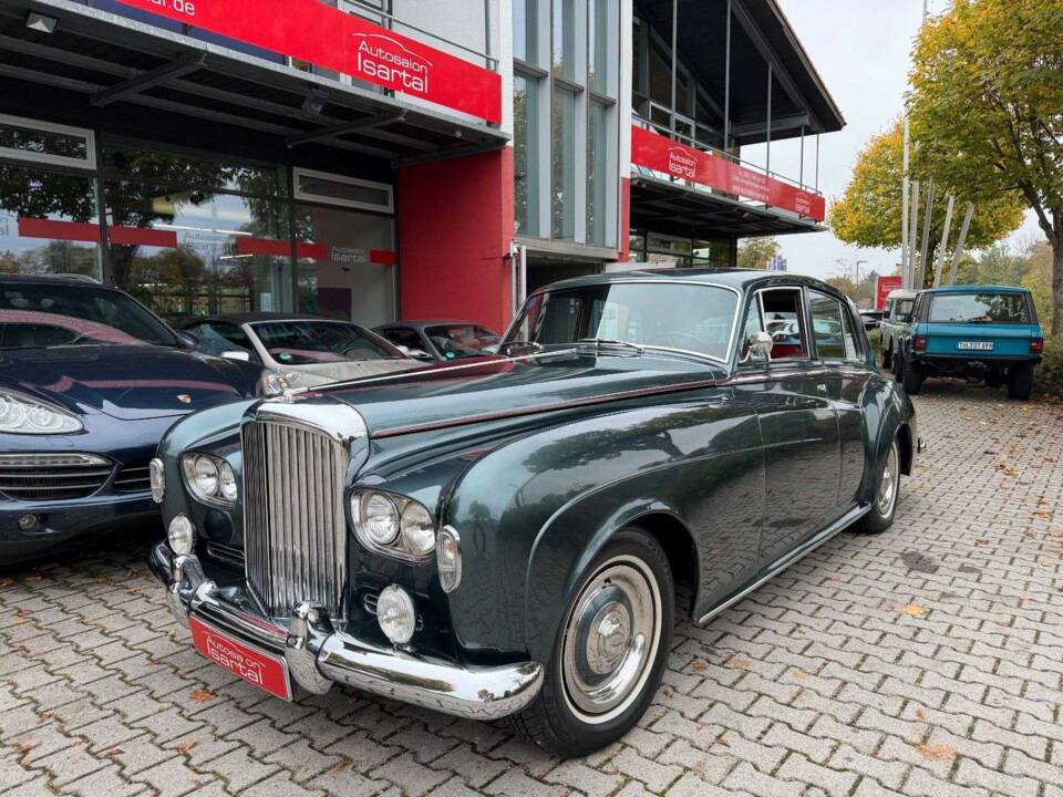 Image 2/36 of Bentley S 3 (1965)