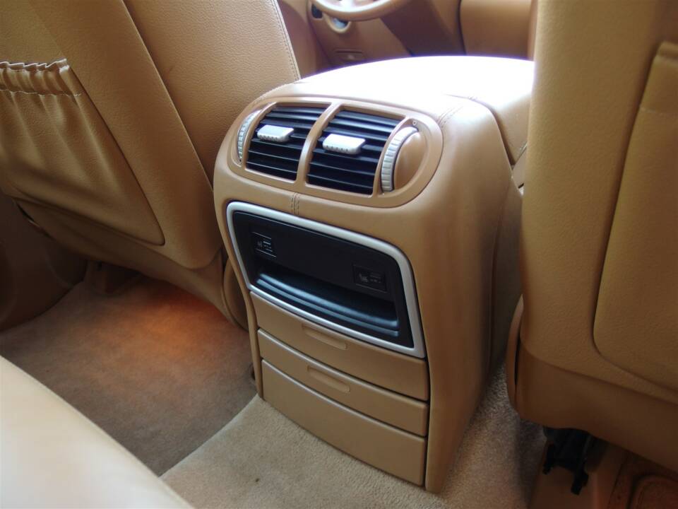 Image 65/93 of Porsche Cayenne Turbo (2007)