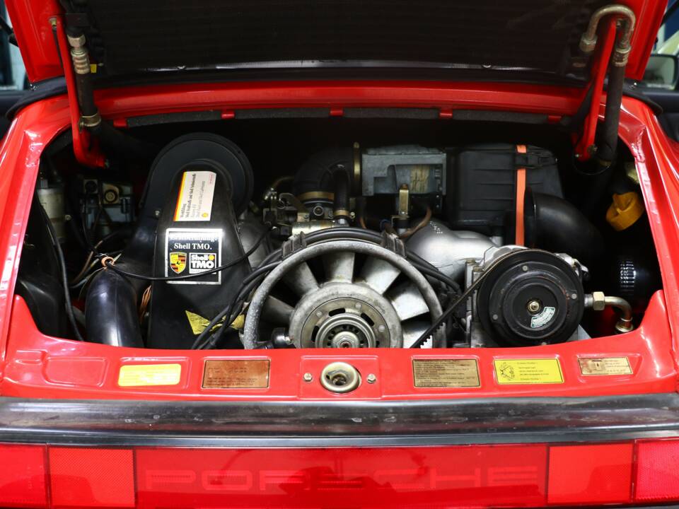 Image 37/47 of Porsche 911 Carrera 3.2 (1989)