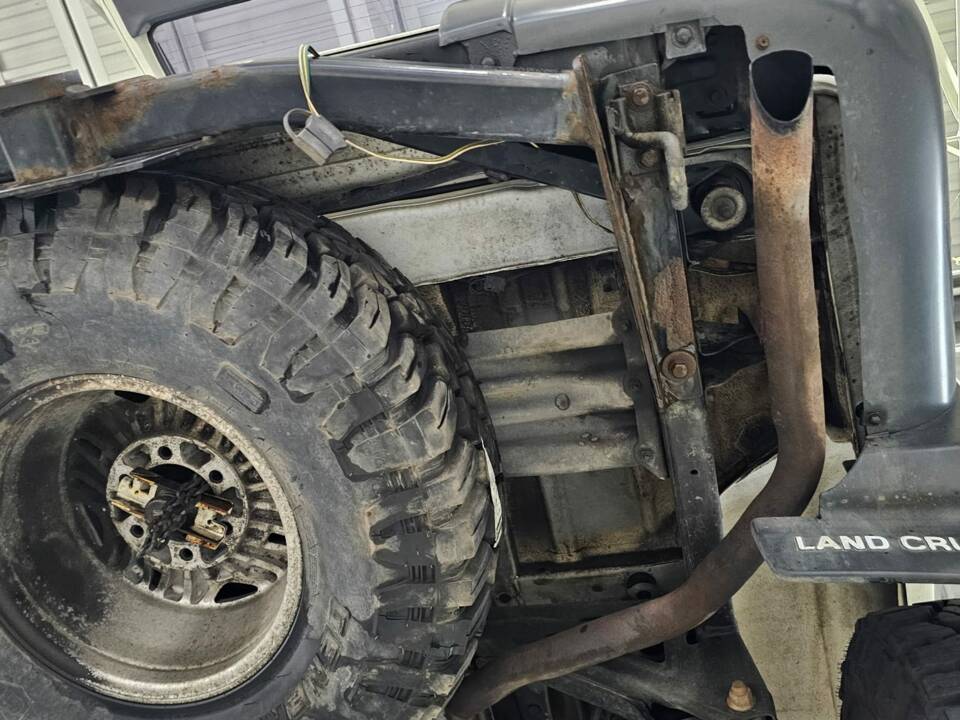 Image 46/48 de Toyota Land Cruiser FJ80 (1992)