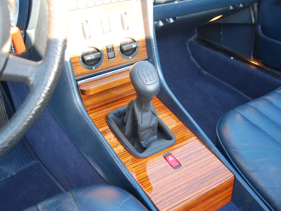 Image 77/87 of Mercedes-Benz 280 SL (1982)