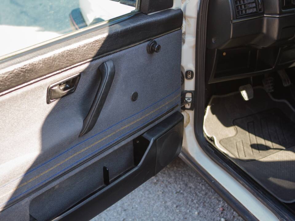 Bild 43/58 von Volkswagen Golf II GTi 1.8 (1988)