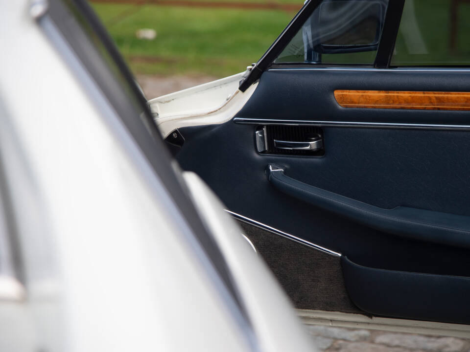 Image 20/39 of Jaguar XJS 5.3 V12 (1989)