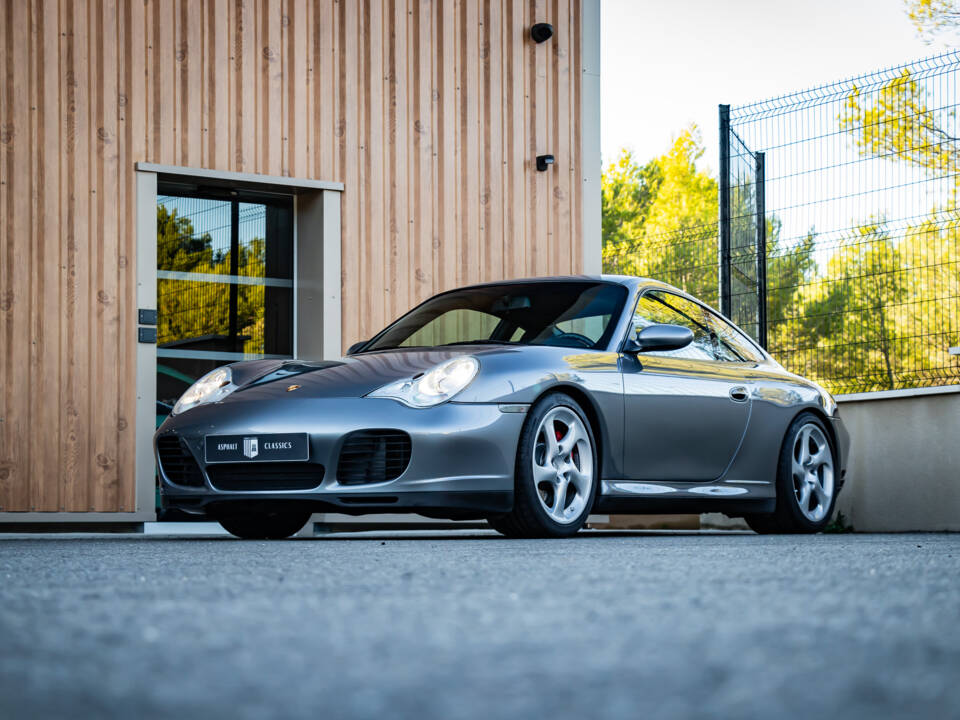 Afbeelding 16/50 van Porsche 911 Carrera 4S (2004)