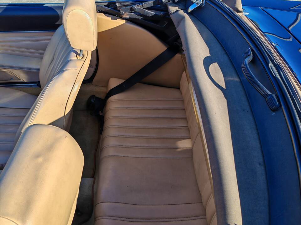 Image 34/42 of FIAT 124 Spider CS1 (1975)