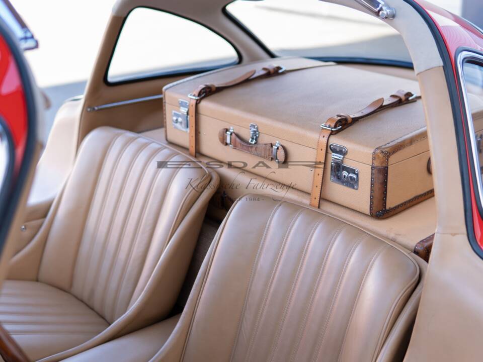 Image 43/49 of Mercedes-Benz 300 SL "Gullwing" (1955)