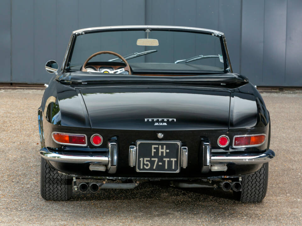 Image 35/46 of Ferrari 275 GTS (1965)