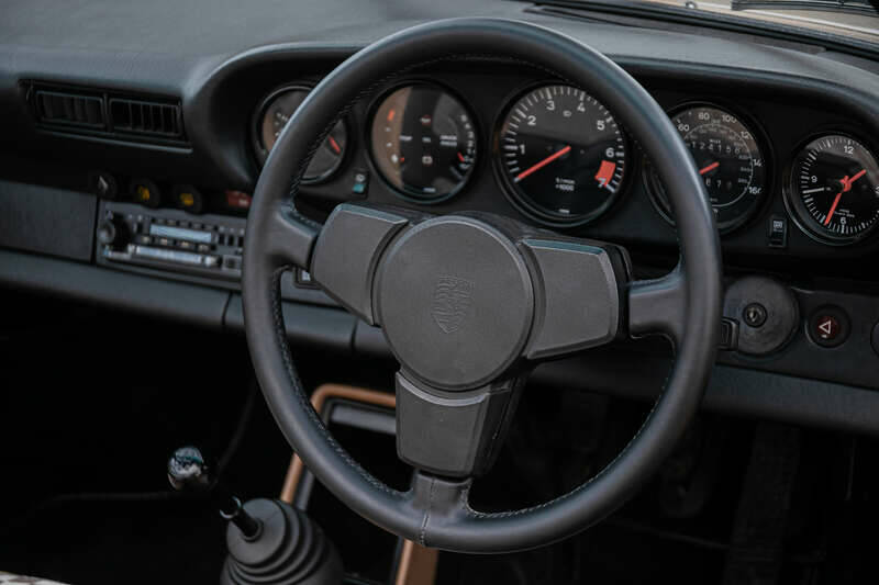 Image 14/50 of Porsche 911 SC 3.0 (1982)