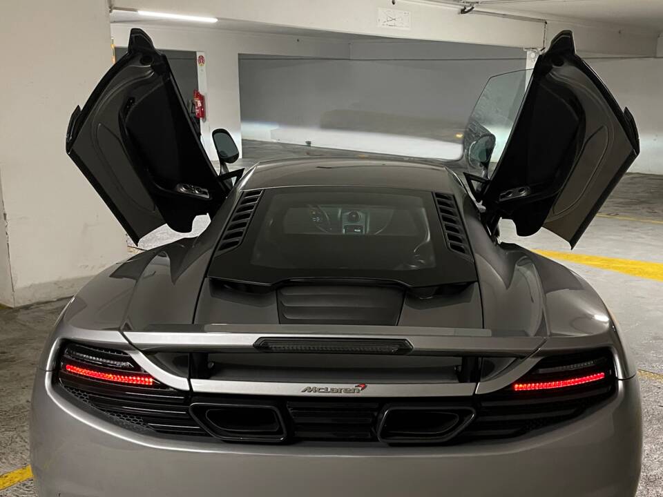 Bild 10/14 von McLaren MP4-12C (2011)