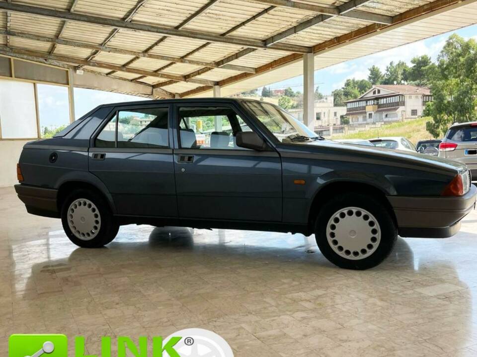 Imagen 8/10 de Alfa Romeo 75 1.8 (1987)