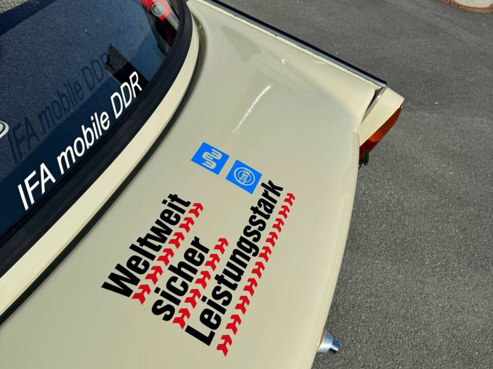 Image 6/12 of Trabant 601 (1978)