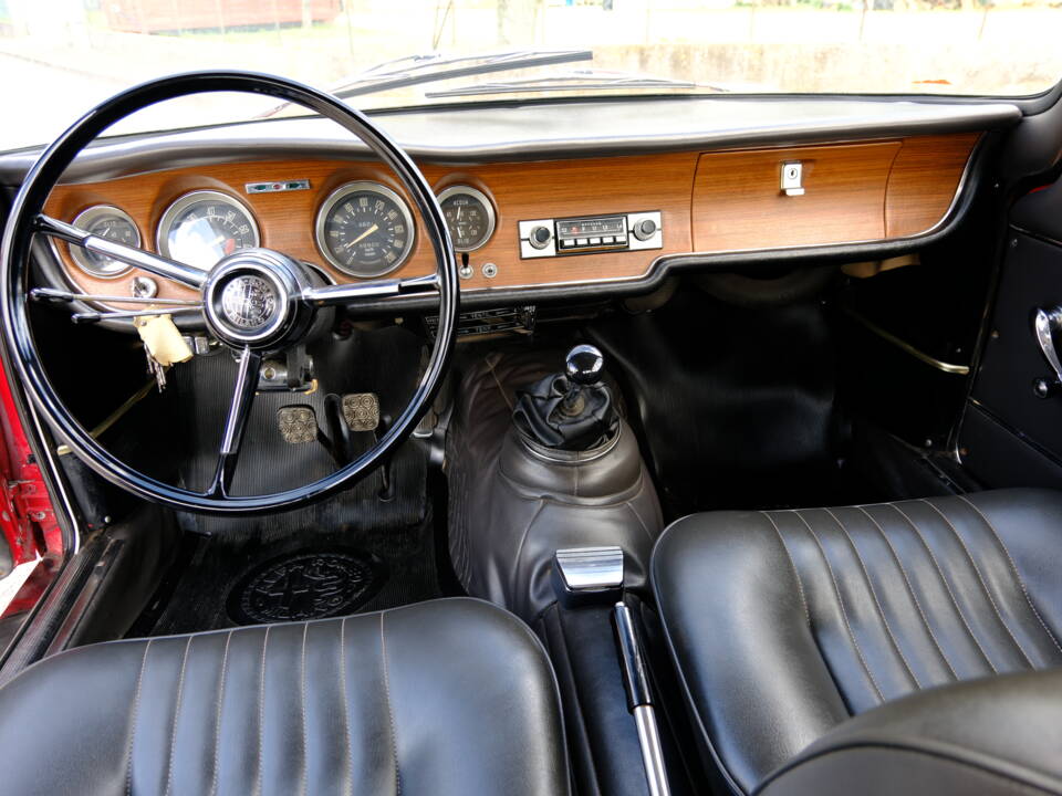 Bild 6/12 von Alfa Romeo Giulia GT 1300 Junior (1967)