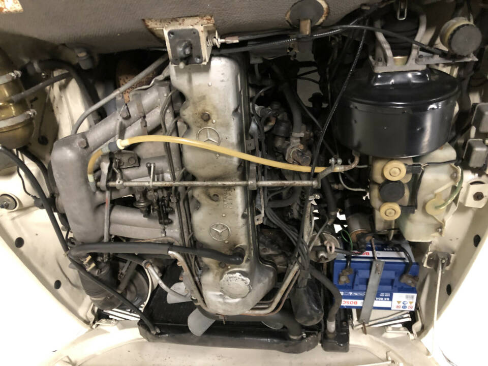 Image 23/25 of Mercedes-Benz 280 SL (1969)